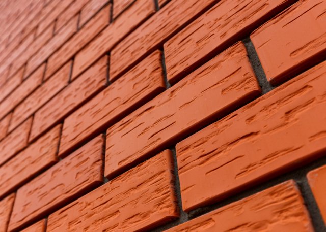 Кощаковский кирпич лицевой 1НФ красный дикий камень (1 категория)